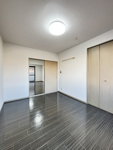 エスポワール米原B棟の洋室