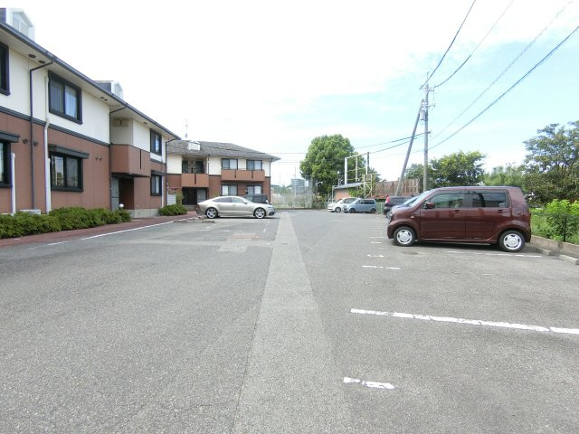 エスポワール米原B棟の駐車場