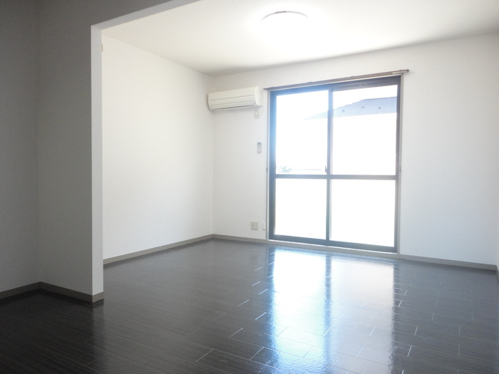 エスポワール米原B棟の居間・リビング