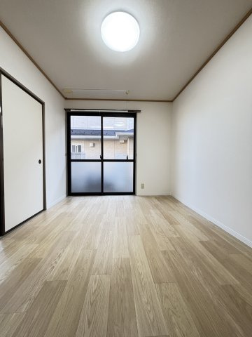 エスポワール米原B棟の洋室