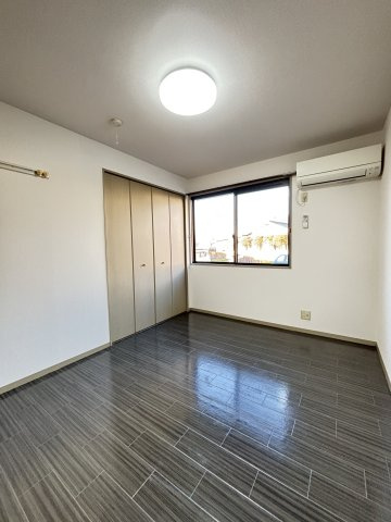 エスポワール米原B棟の洋室