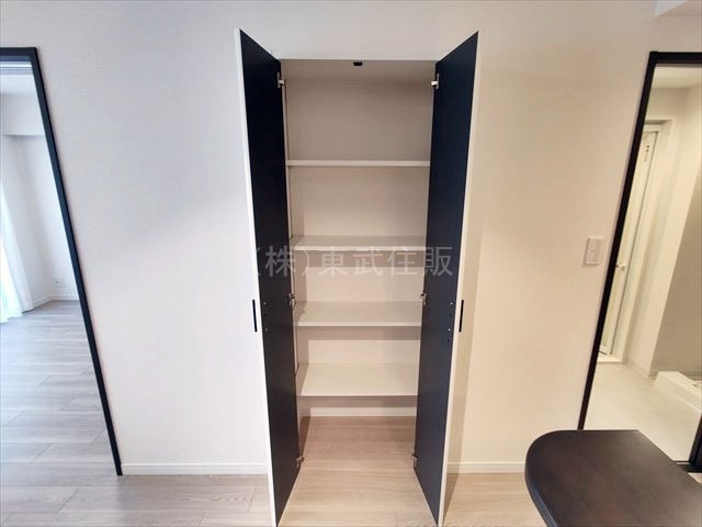 【内装】 | ライオンズマンション川越駅東 | リビング収納