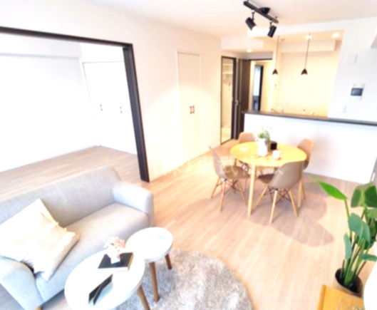 【居間・リビング】 | ライオンズマンション川越駅東 | ご家族が自然と集まるリビングです