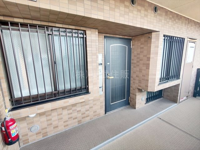 【玄関】 | ライオンズマンション川越駅東 | 落ち着いた雰囲気の玄関です