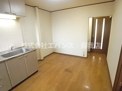 【居間・リビング】 | クレスト蘇我 | おしゃれな居間です