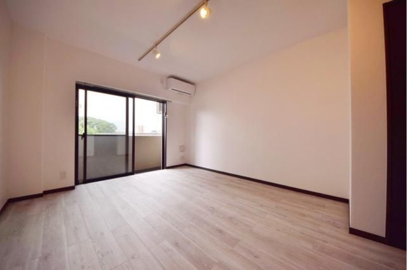 グロースメゾン用賀　最上階　南向き　ペット相談可　の居間・リビング