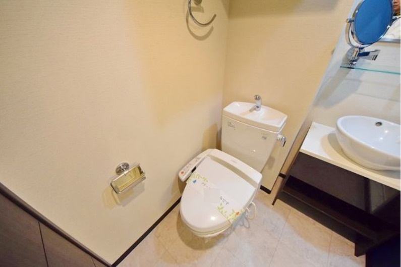 グロースメゾン用賀　最上階　南向き　ペット相談可　のトイレ