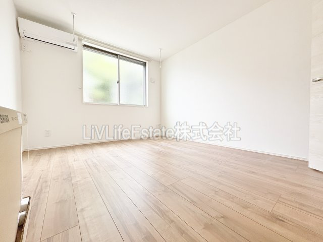 クレスト東村山（旧エテルノヴァローレ東村山）の居間・リビング