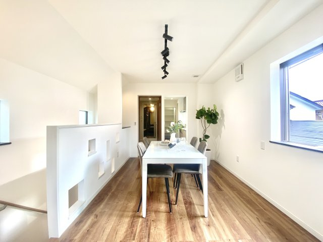 【居間・リビング】