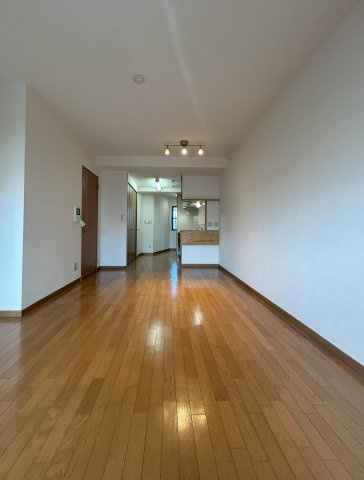 APAガーデンコート鳳西弐番館の居間・リビング|LDKスペース