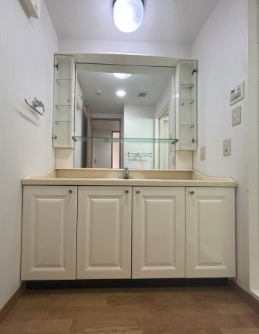 APAガーデンコート鳳西弐番館の独立洗面台|洗面化粧台