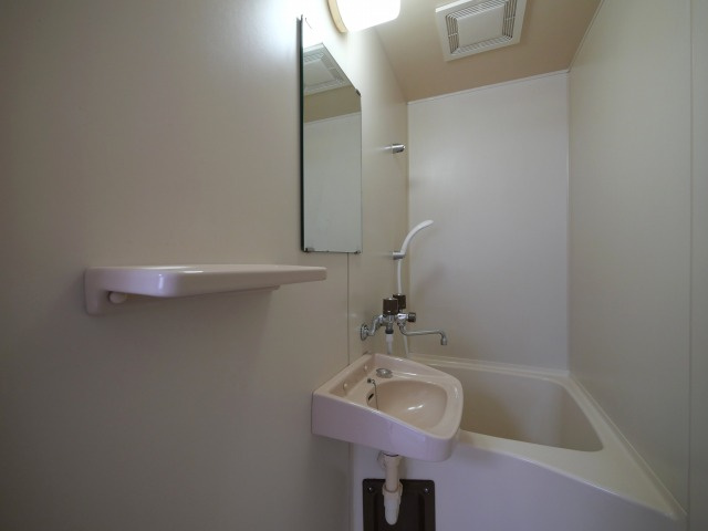 メゾンドハピネスの独立洗面台