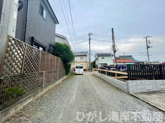 平塚市田村5丁目　新築戸建　全２棟の前面道路含む現地写真|5月16日撮影　建築中　現地外観