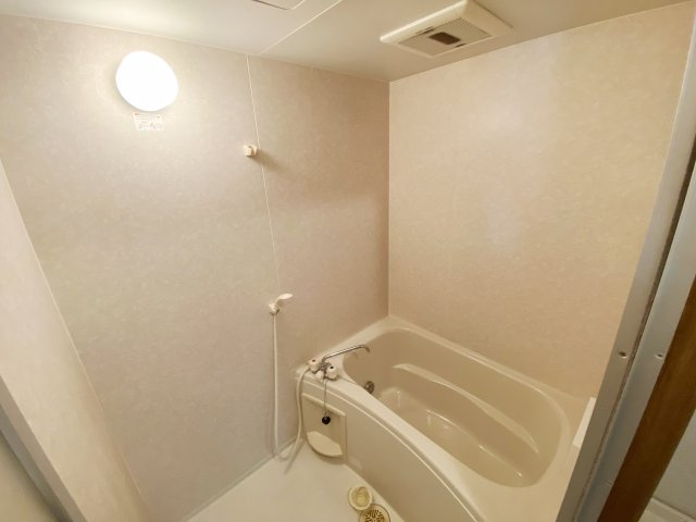 大和マンションの浴室|別号室の参考写真です。