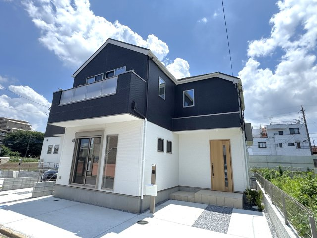 松戸市常盤平双葉町新築戸建【常盤平第三小学校：10分】の外観|1号棟外観・完成済み内覧可能です！