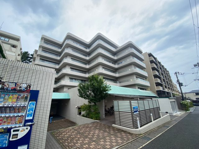 ビクトリアコート夙川の外観|小学校
