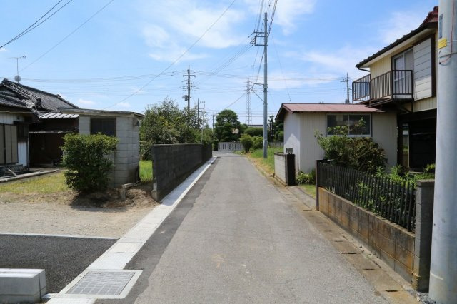 上川崎全８区画Ｎｏ,１の前面道路含む現地写真|北側市道　東側より望む