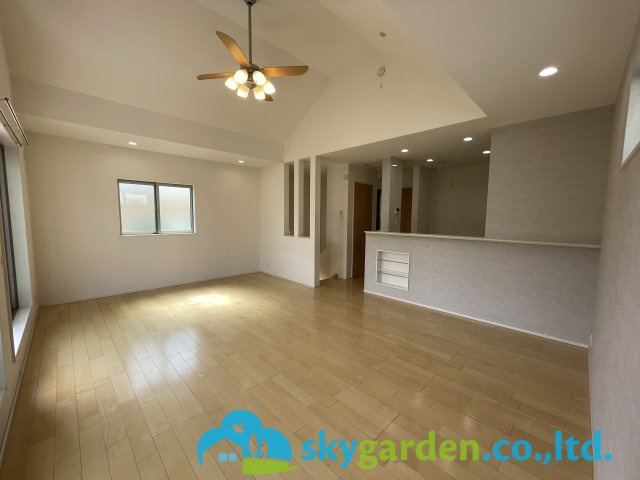 茅ヶ崎市室田　中古戸建の居間・リビング