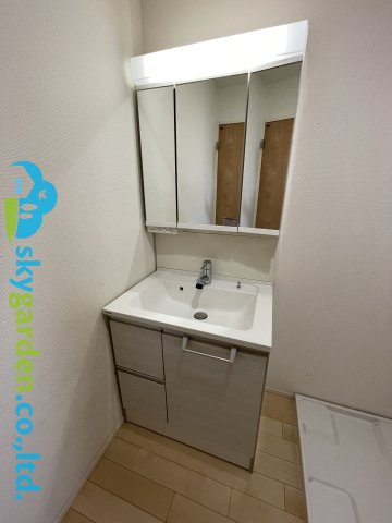 茅ヶ崎市室田　中古戸建の独立洗面台