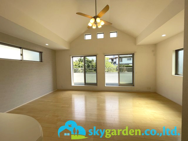 茅ヶ崎市室田　中古戸建の居間・リビング