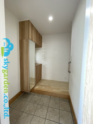 茅ヶ崎市室田　中古戸建の玄関