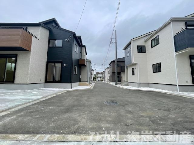 平塚市纒　新築戸建　全10棟の前面道路含む現地写真|前面道路