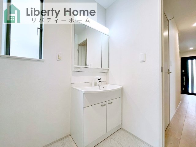 土浦市烏山4丁目　新築戸建　D号棟の独立洗面台