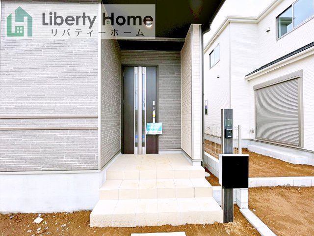 土浦市烏山4丁目　新築戸建　D号棟のエントランス