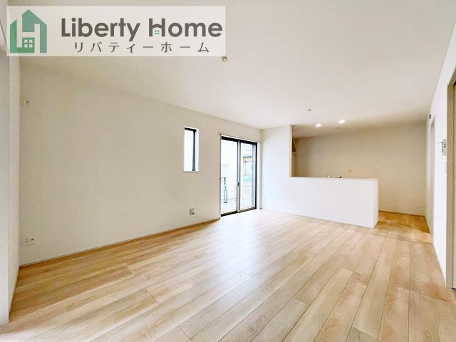 土浦市烏山4丁目　新築戸建　D号棟の居間・リビング