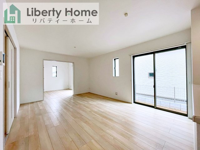 土浦市烏山4丁目　新築戸建　D号棟の居間・リビング