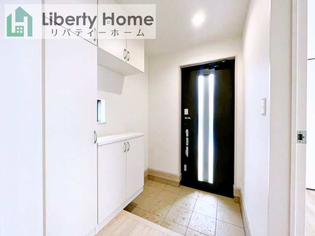 土浦市烏山4丁目　新築戸建　D号棟の玄関