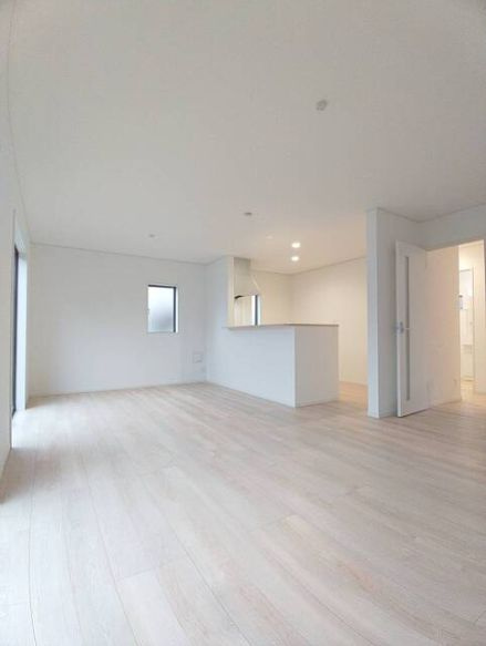 仲介手数料　CRADLE GARDEN 入間市鍵山第7　新築戸建　全１棟の居間・リビング