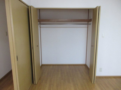【収納】 | フォレストⅢ | 洋室1