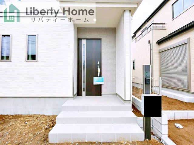 土浦市烏山4丁目　新築戸建　E号棟のエントランス