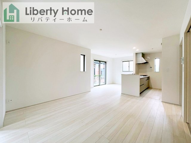 土浦市烏山4丁目　新築戸建　E号棟の居間・リビング