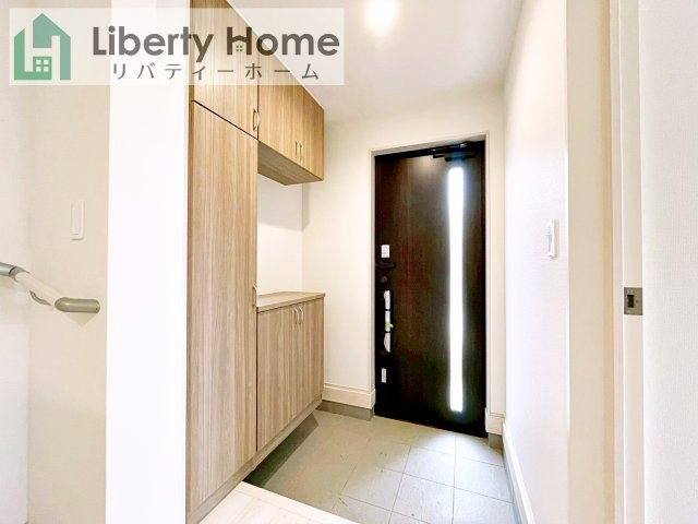 土浦市烏山4丁目　新築戸建　E号棟の玄関