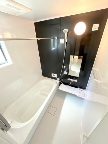 昭島市緑町3丁目　新築戸建の浴室