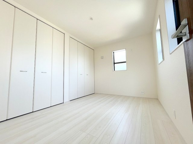 昭島市緑町3丁目　新築戸建の洋室