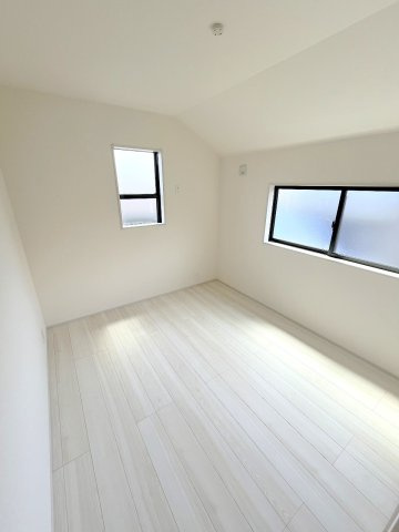 昭島市緑町3丁目　新築戸建の洋室