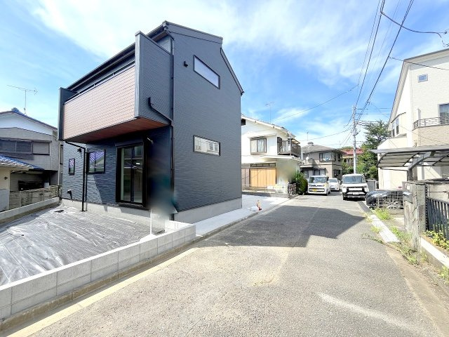 昭島市緑町3丁目　新築戸建の前面道路含む現地写真