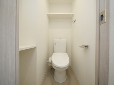 【トイレ】 | アドバンス大阪ビヤン | 落ち着いた色調のトイレです