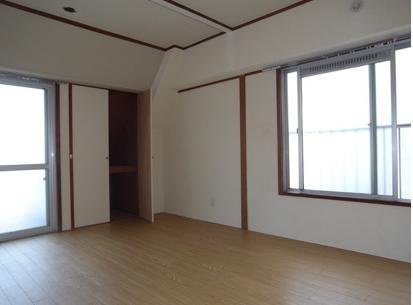 ニューハイツ大塚の居間・リビング