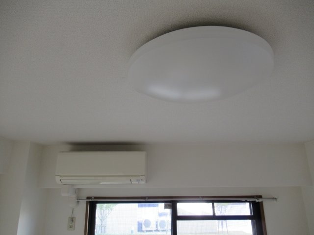 シーショア垂水の設備|エアコンと電灯が設置されています