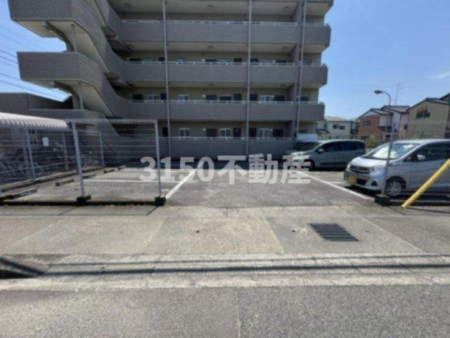 カサグランデ壱番館の駐車場