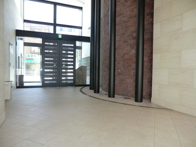 サムティ大阪WESTグランジールのロビー