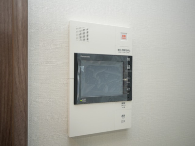 【セキュリティ】 | アーバンパーク淡路 | モニター付きインターフォンです。