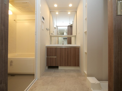 【独立洗面台】 | アーバンパーク淡路 | 使いやすい独立洗面台です