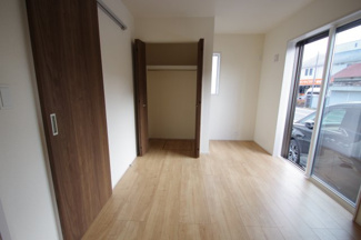 【洋室】 | 【仲介手数料無料！！】稲城市東長沼　新築戸建て（全7棟）1号棟　5680万円 | 1階洋室5.25帖