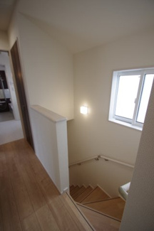 【その他】 | 【仲介手数料無料！！】稲城市東長沼　新築戸建て（全7棟）1号棟　5680万円 | 2階廊下