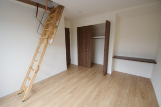 【寝室】 | 【仲介手数料無料！！】稲城市東長沼　新築戸建て（全7棟）1号棟　5680万円